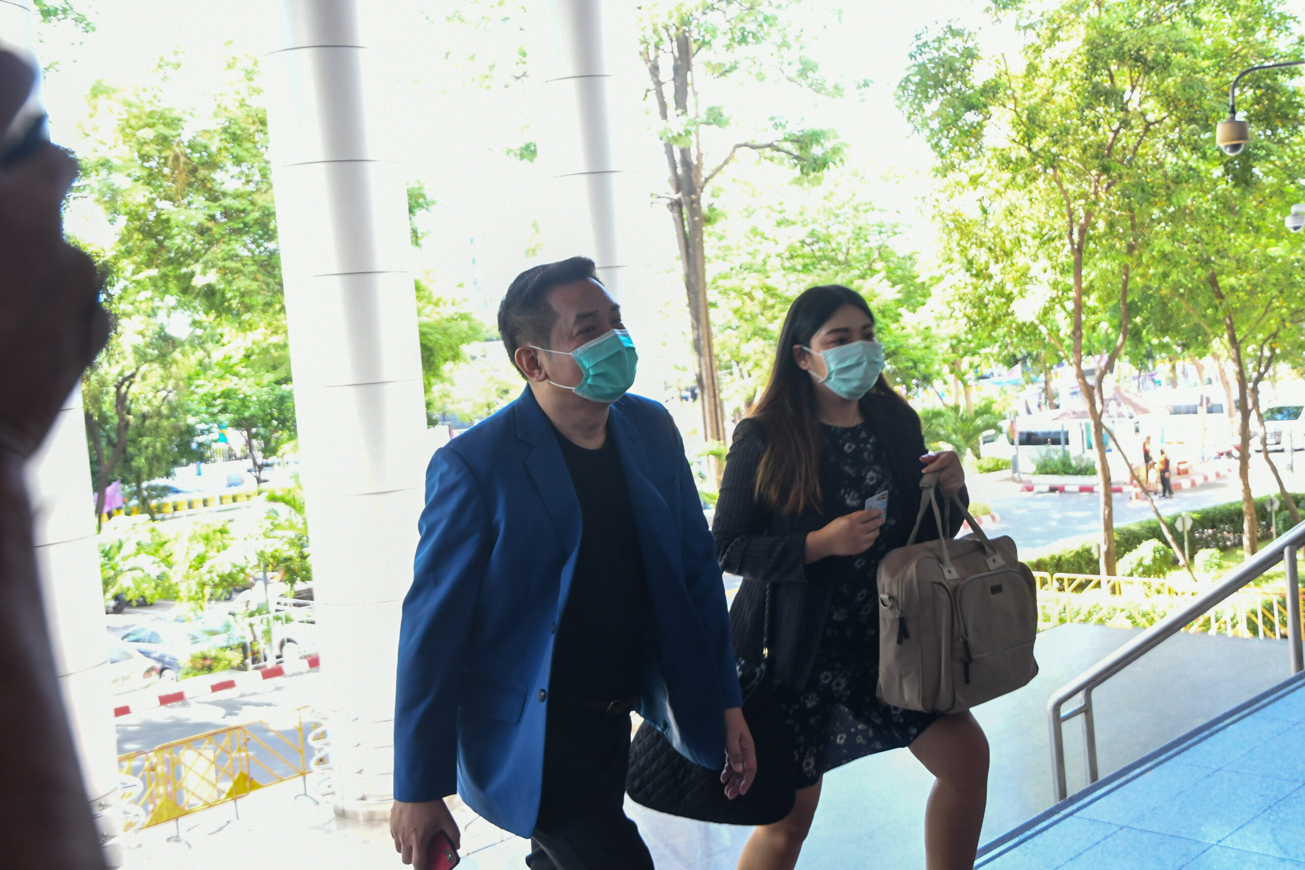 สุริยะใส กตะศิลา