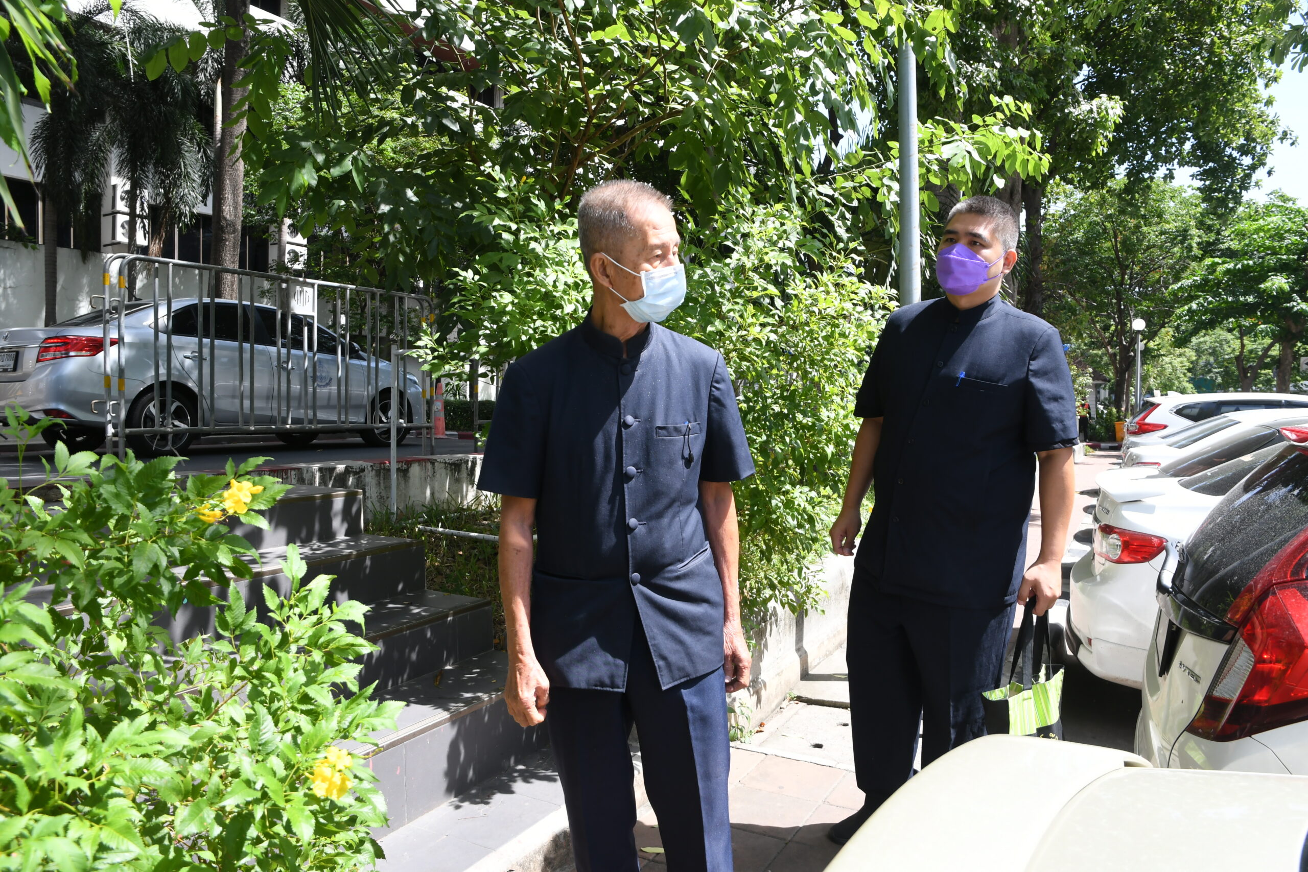 พล.ต.จำลอง ศรีเมือง