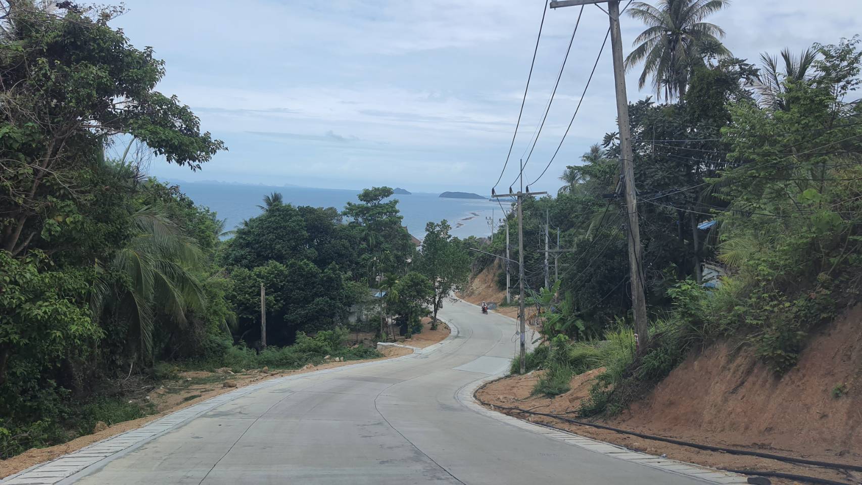 ถนนบ้านใต้-หาดริ้น เสร็จ มิ.ย.นี้ หวังเสริมแกร่งเที่ยว “พะงัน”