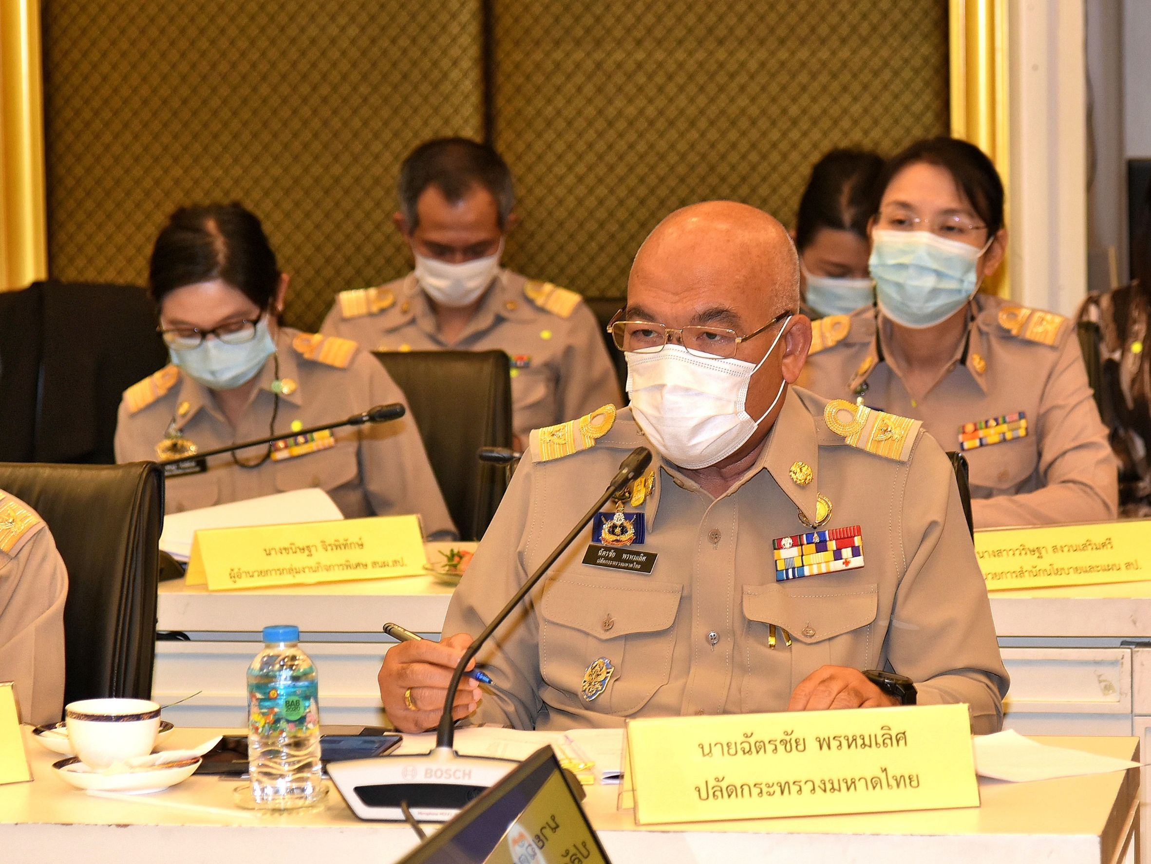 มหาดไทย ออก 3 มาตรการ กำชับผู้ว่าฯ คุมเข้มเปิดเศรษฐกิจทั่วประเทศ