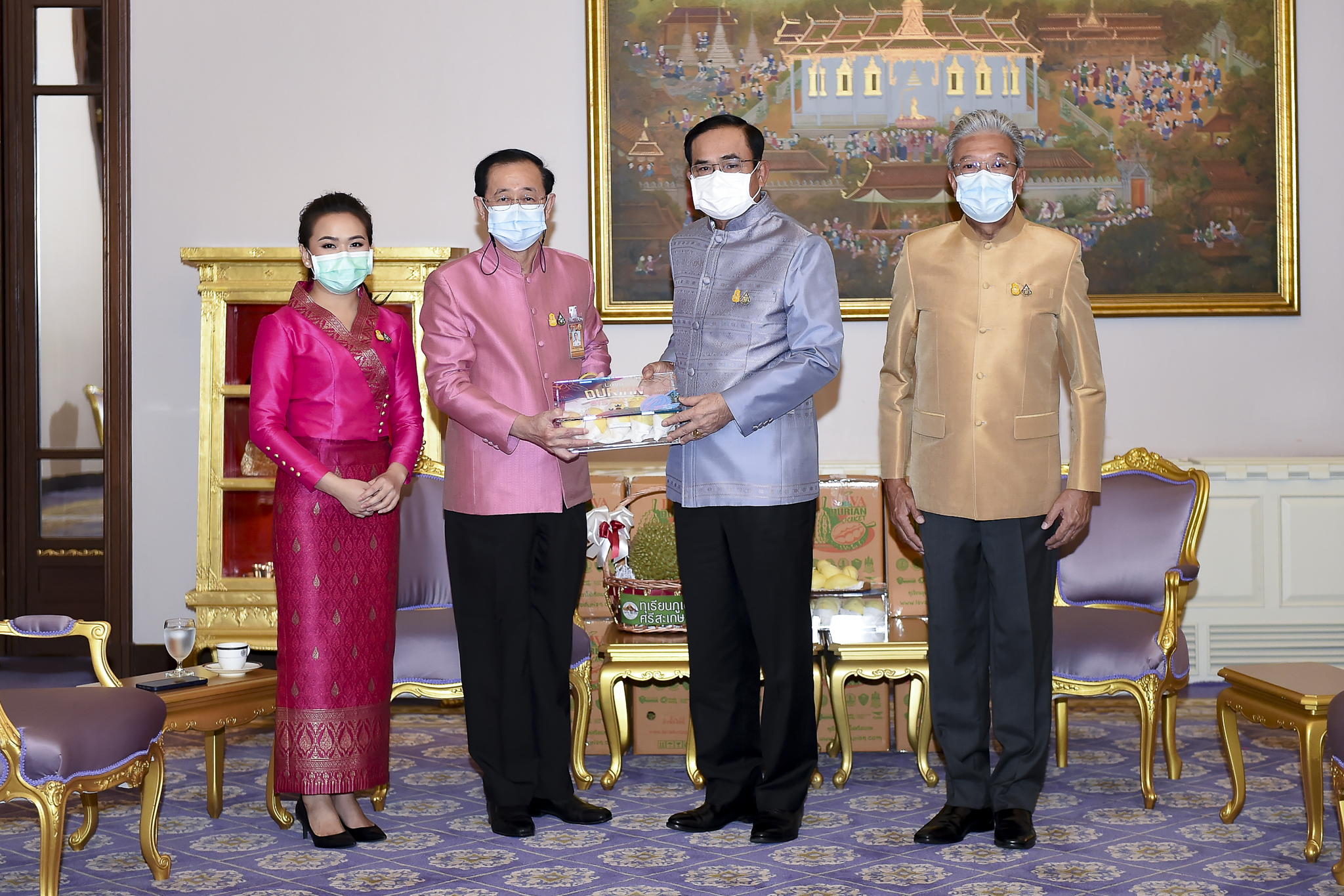 ประยุทธ์โปรโมตทุเรียนภูเขาไฟศรีสะเกษ สั่งซื้อออนไลน์ยอดทะลัก