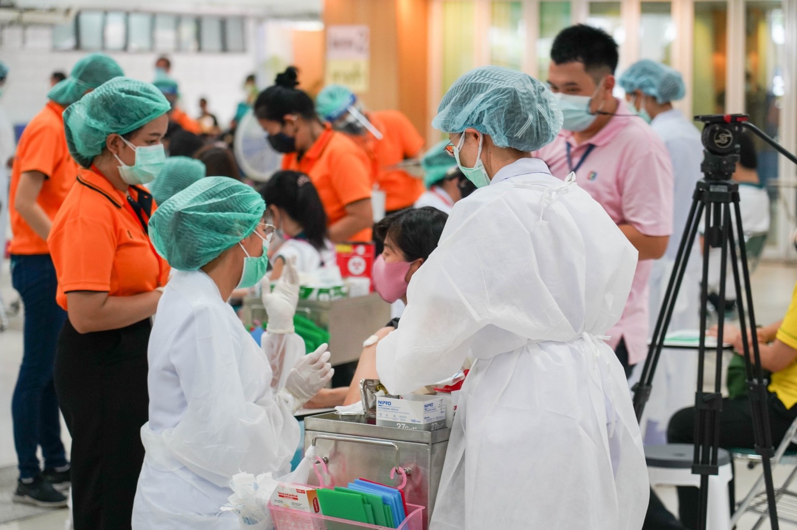 “เอนก” เผยตัวเลขจุดฉีดวัคซีน อว. 22,971 คน คาดมิ.ย. จัดสรรได้ 2.5 แสนโดส