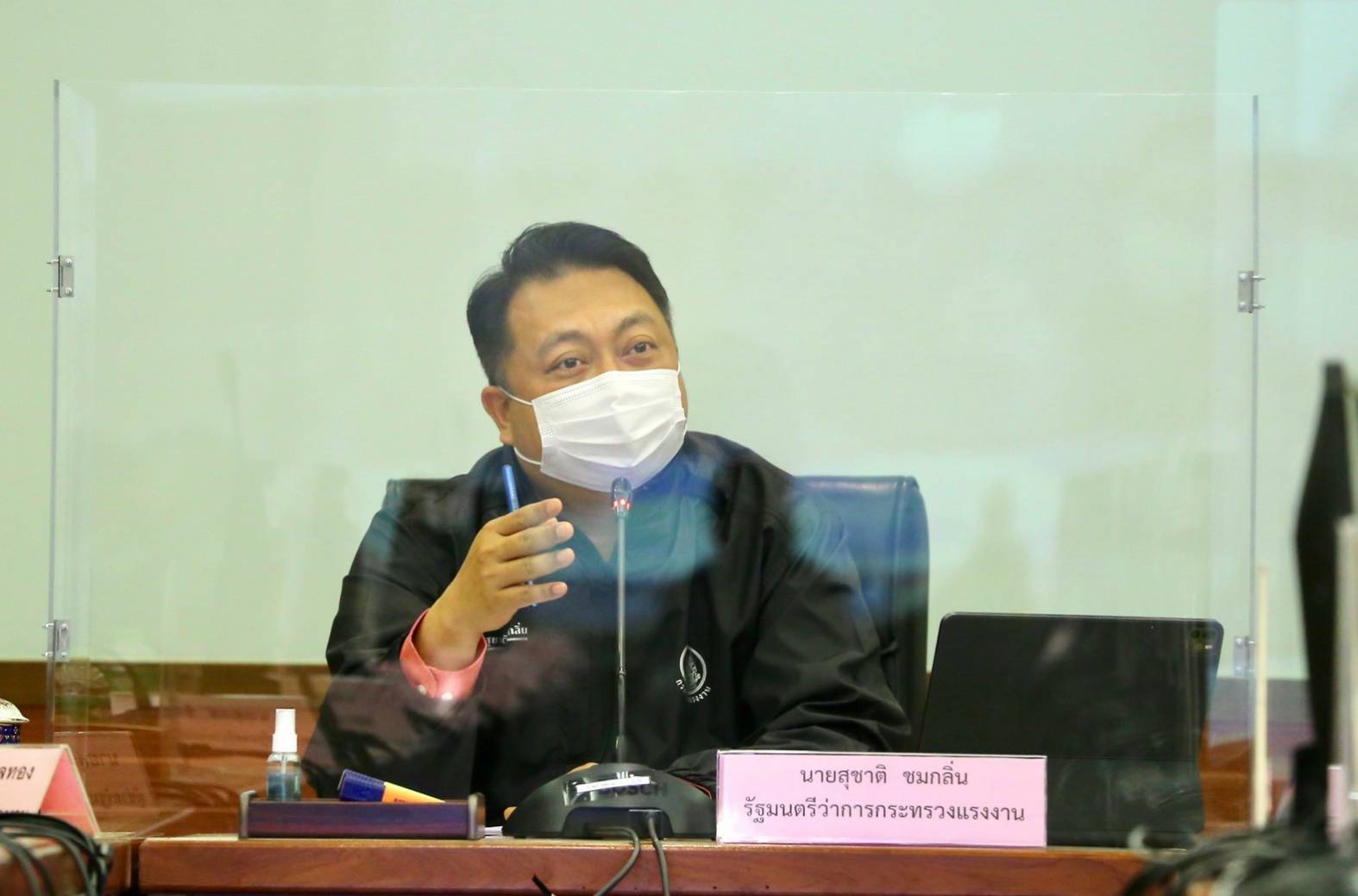 “ล็อกดาวน์ฟ้าฝ่า”​ ส.รับเหมาหารือด่วน “สุชาติ” ฉีดวัคซีนแรงงาน 2 แสนโดส