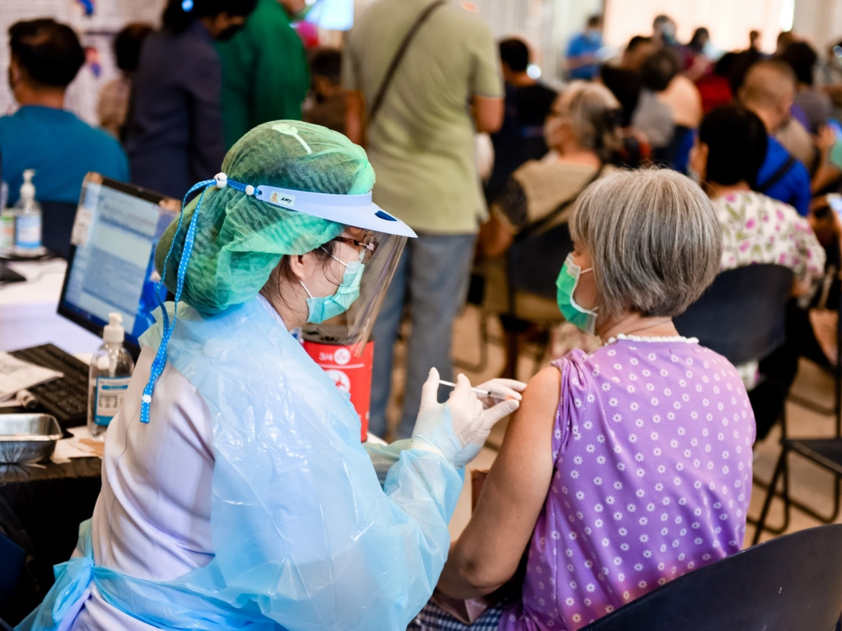 โรงพยาบาลภูมิพลอดุลยเดช กรมแพทย์ทหารอากาศ ไม่เลื่อนฉีดวัคซีนวันนี้