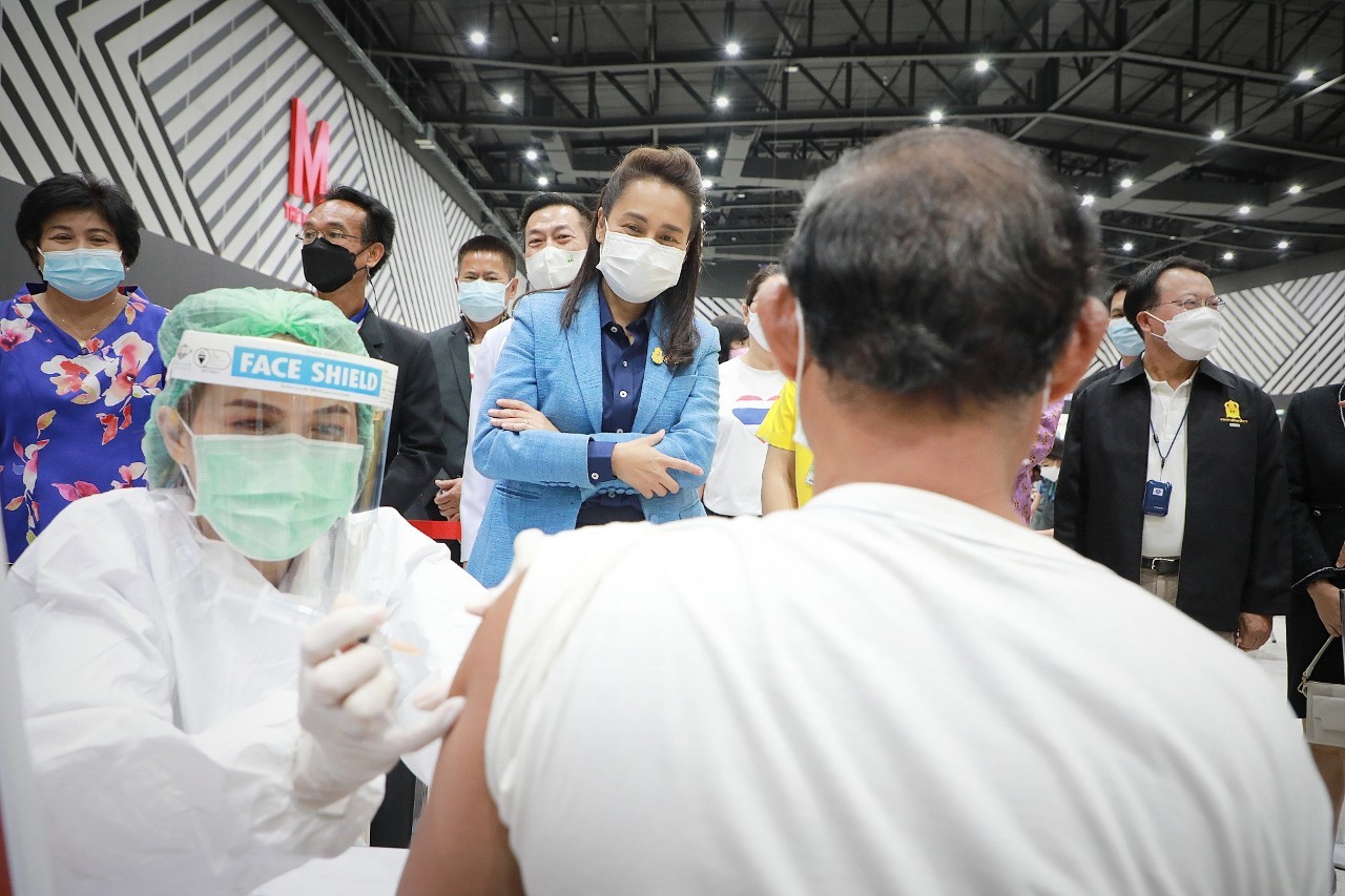 รมช.ศธ. “กนกวรรณ” แนะ 8 แผนป้องกันโควิดระลอกใหม่ ในสถานศึกษา