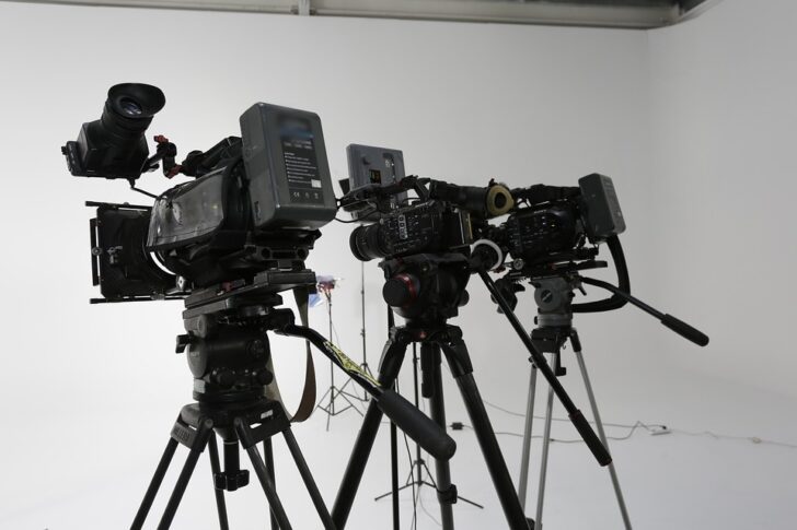 tripod-3364538_960_720