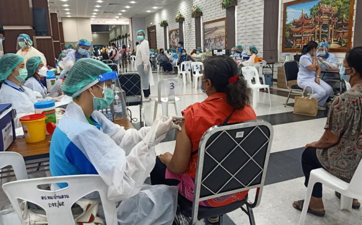 ชลบุรี-ฉีดวัคซีนวันแรก