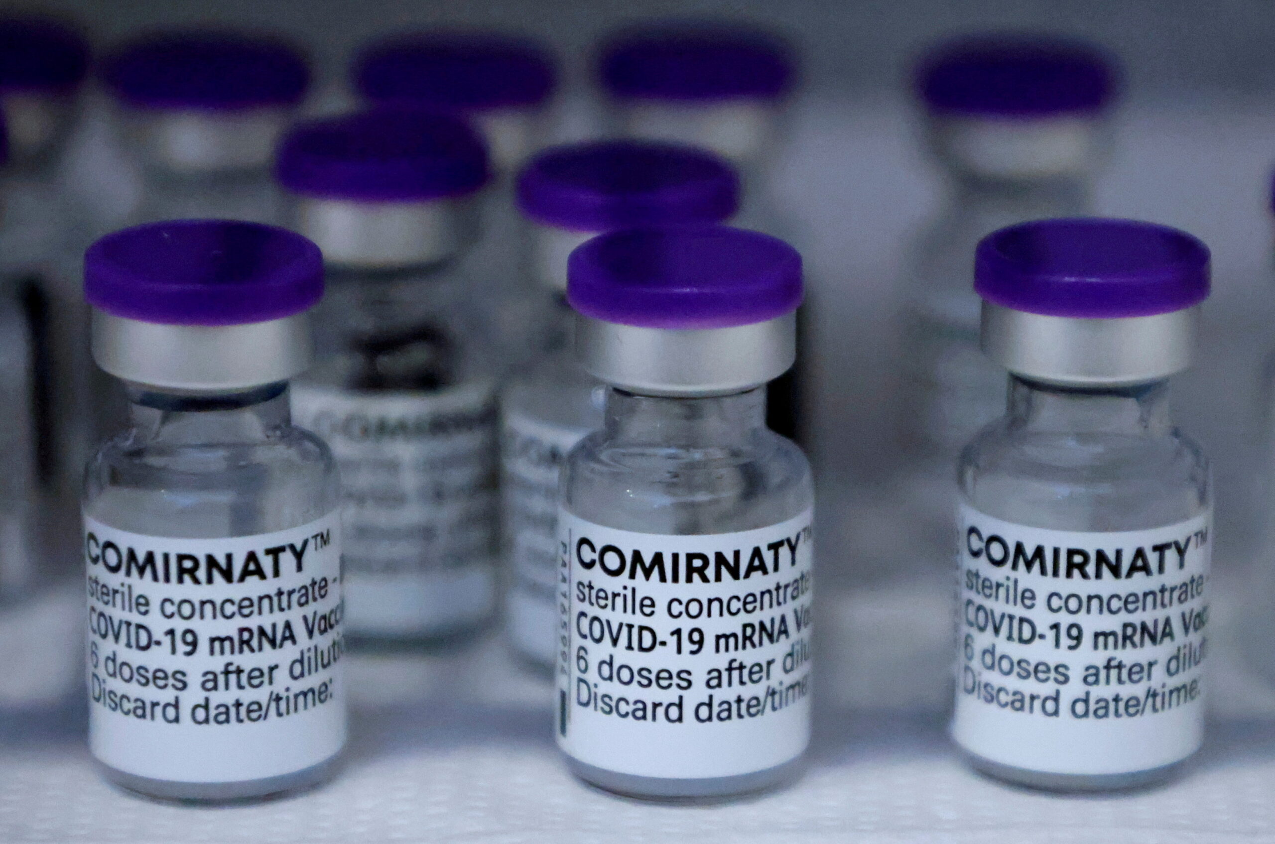 สิงคโปร์ ระบุข้อมูลวัคซีน mRNA อีกตัวของ BioNTech เป็น “ฝาแฝดไฟเซอร์”