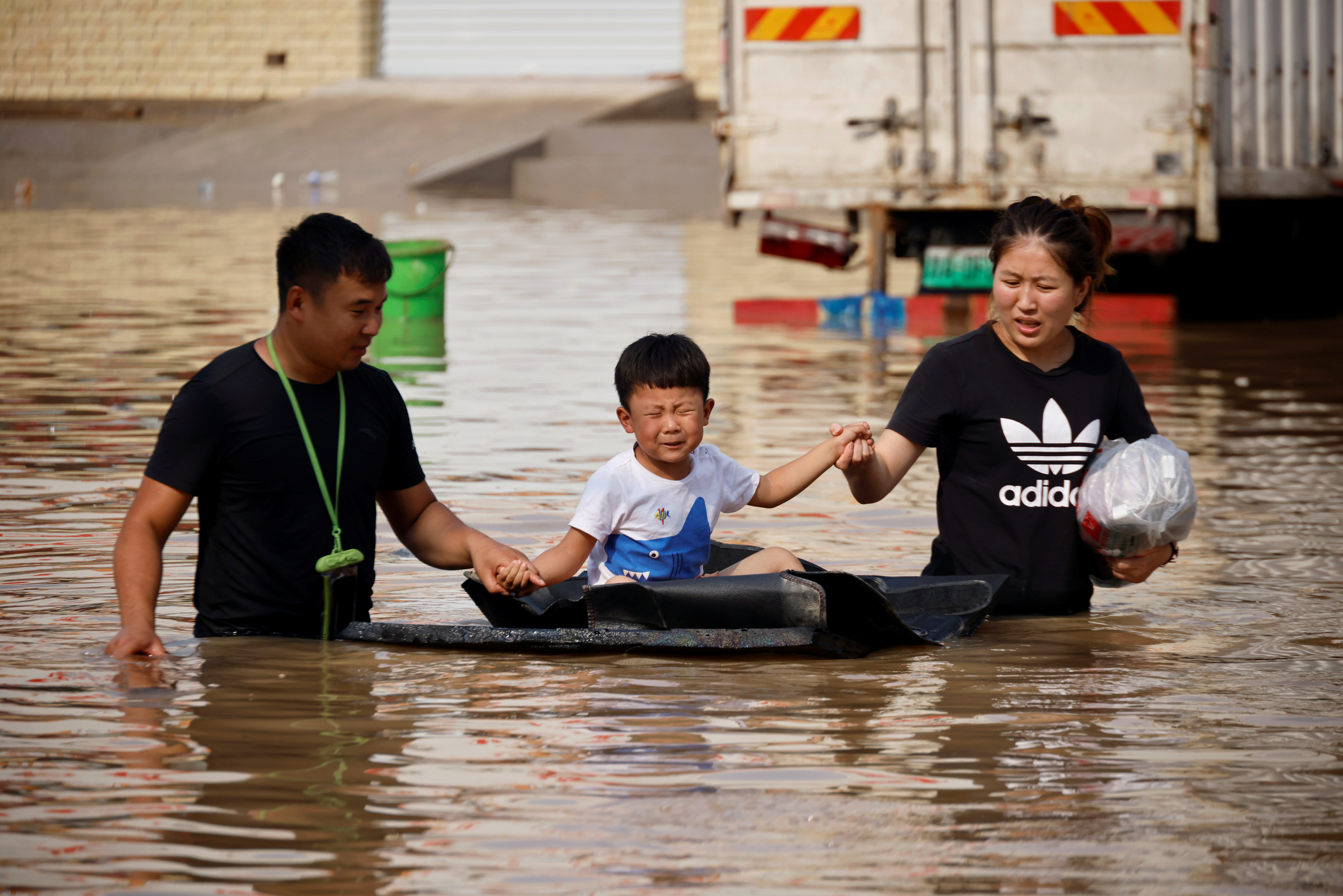 “จีน” น้ำท่วมใหญ่ เสียชีวิต 33 คน เศรษฐกิจเสียหาย 6 พันล้าน – ต่างประเทศ