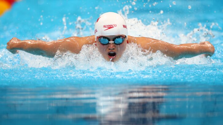 จากเด็กจีนถูกทิ้งสู่นักว่ายน้ำเหรียญทองโอลิมปิก