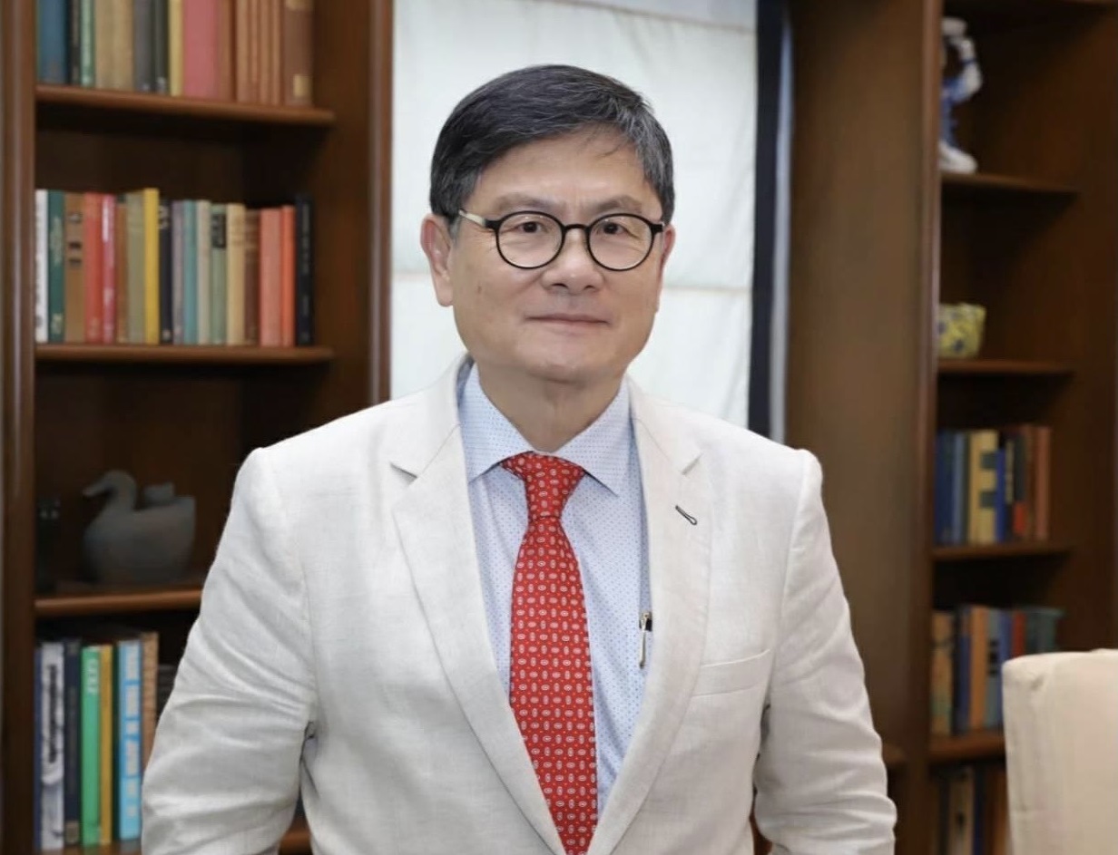 ยุติบทบาทการเมือง เอนก เหล่าธรรมทัศน์ ได้เป็นรัฐมนตรีสูงสุดในชีวิต