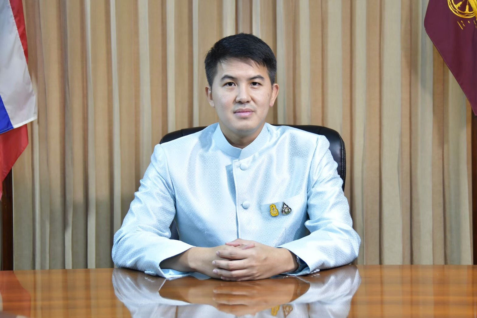 “อธิรัฐ” มาด้วย สละเงินเดือน 3 เดือนช่วยโควิดตาม “ประยุทธ์”