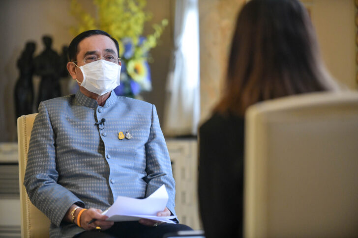พล.อ.ประยุทธ์ จันทร์โอชา นายกรัฐมนตรีและรัฐมนตรีว่ากระทรวงกลาโหม พล.อ.ประยุทธ์ จันทร์โอชา นายกรัฐมนตรีและรัฐมนตรีว่ากระทรวงกลาโหม