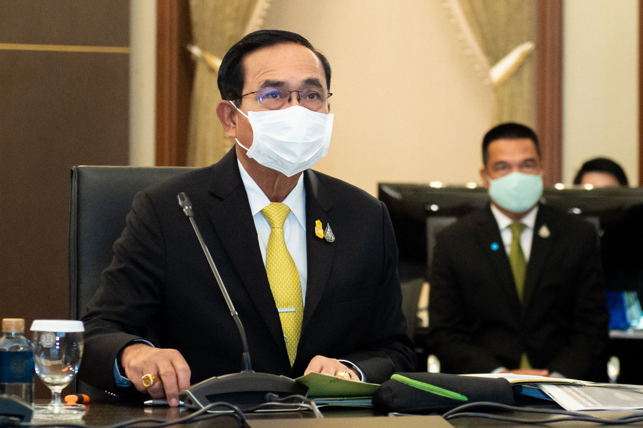 ประยุทธ์ ประกาศคุมกิจกรรม ห้ามเคลื่อนย้าย ปิดสถานที่เพิ่ม