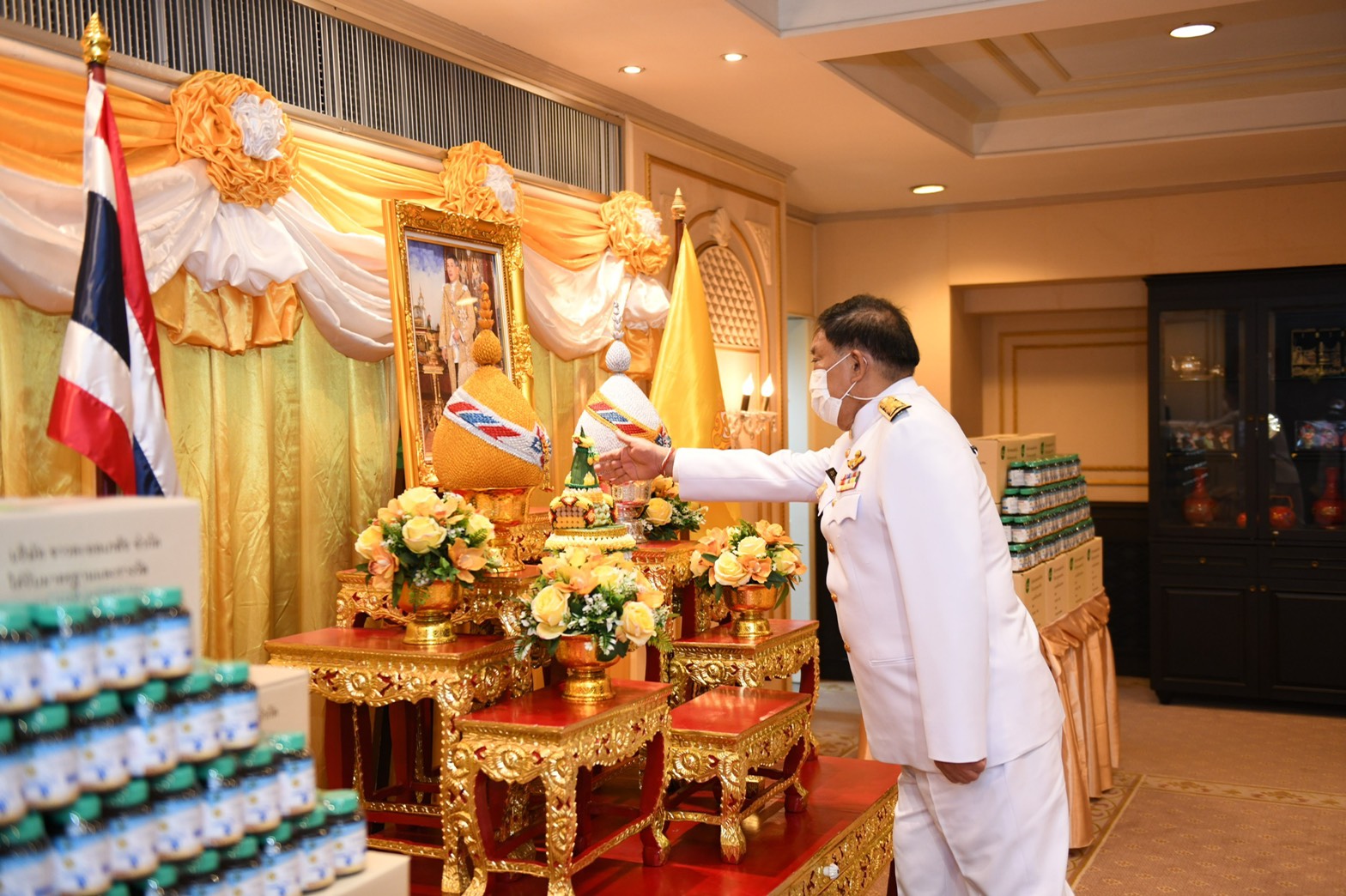 กทม.รับมอบยาฟ้าทะลายโจรพระราชทาน เพื่อดูแลผู้ป่วยโควิด