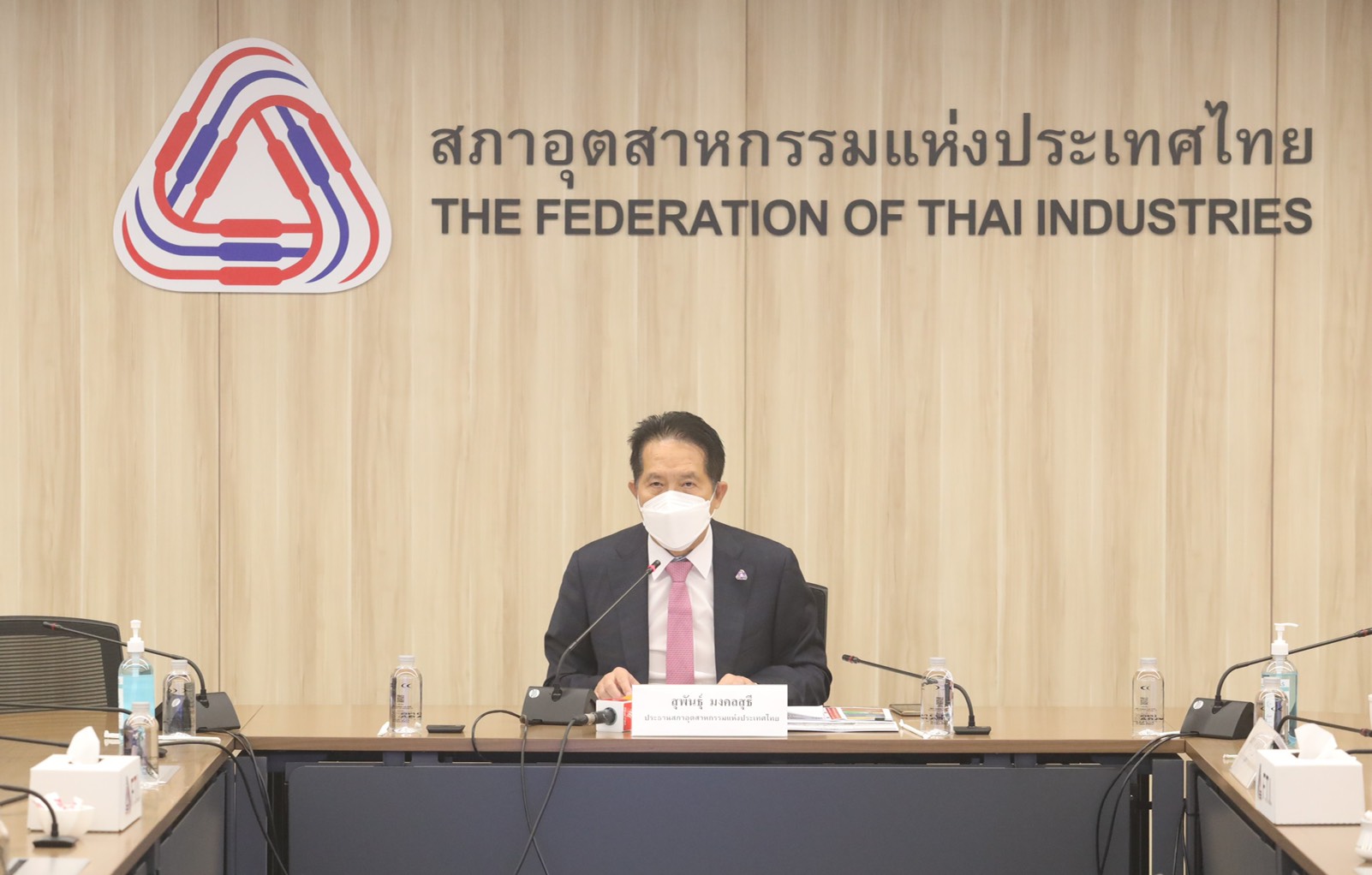 ประยุทธ์ รับข้อเสนอ ส.อ.ท. สั่งสมาคมธนาคารช่วย SMEs ทันที
