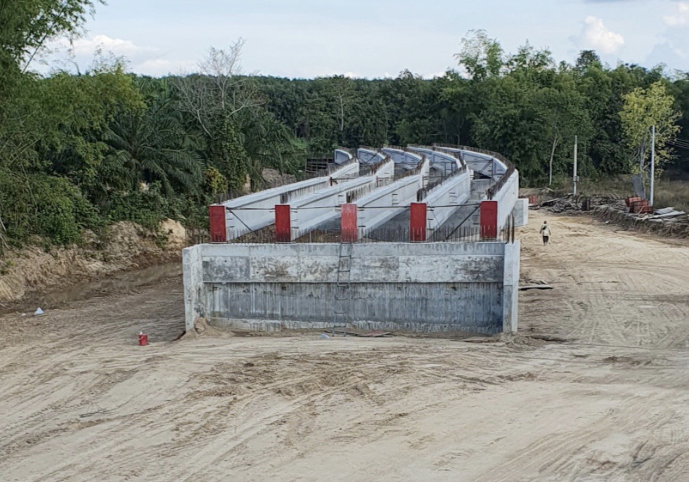 กรมทางหลวงฯ ทุ่มสร้างสะพานข้ามห้วยขะยุง วิ่งเข้ากันทรลักษ์ไม่ต้องอ้อม