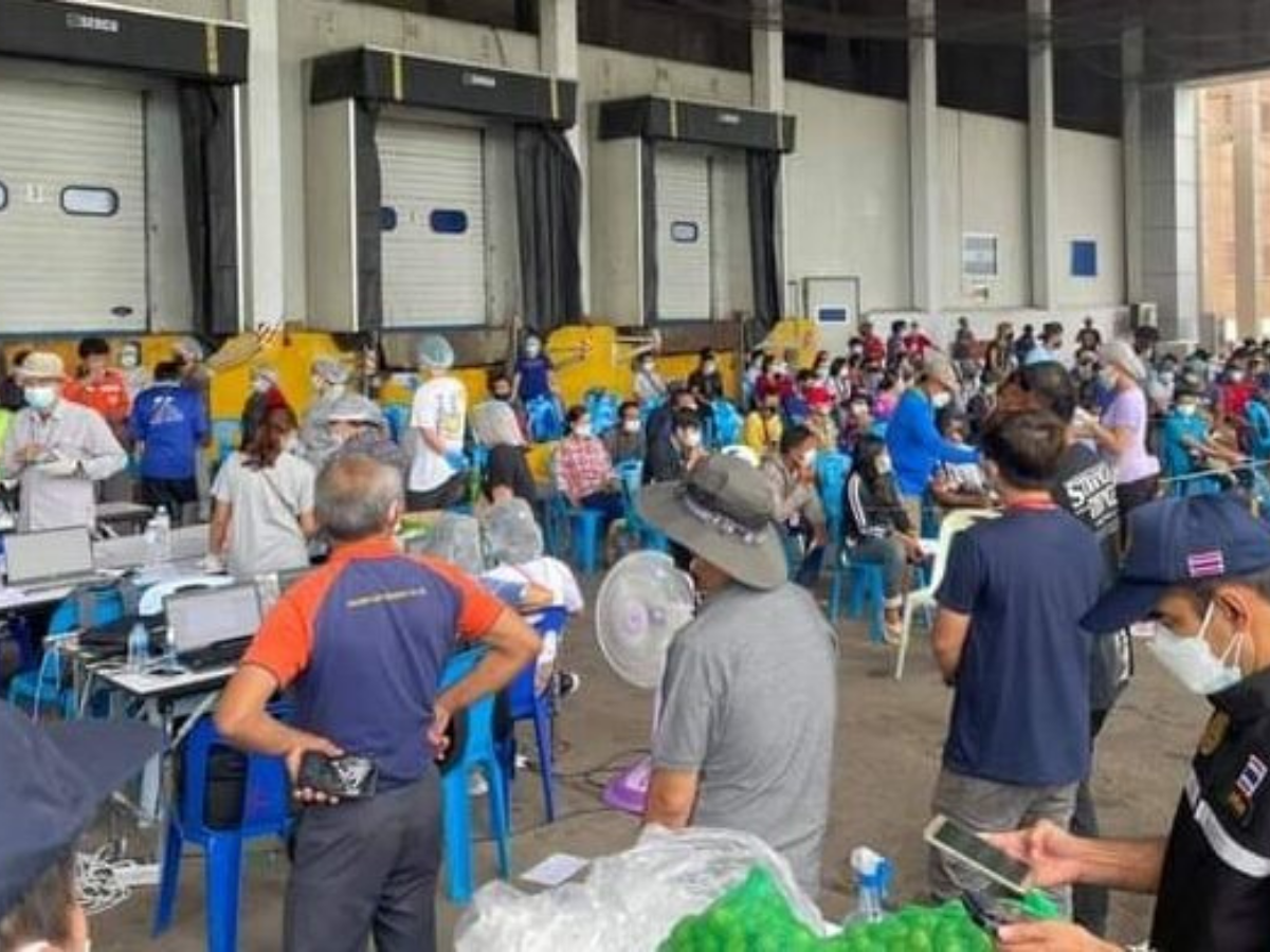 โรงงานแปรรูปไก่ เครือสหฟาร์ม โควิดพุ่ง 3,117 ราย รอตรวจอีก 613 ราย