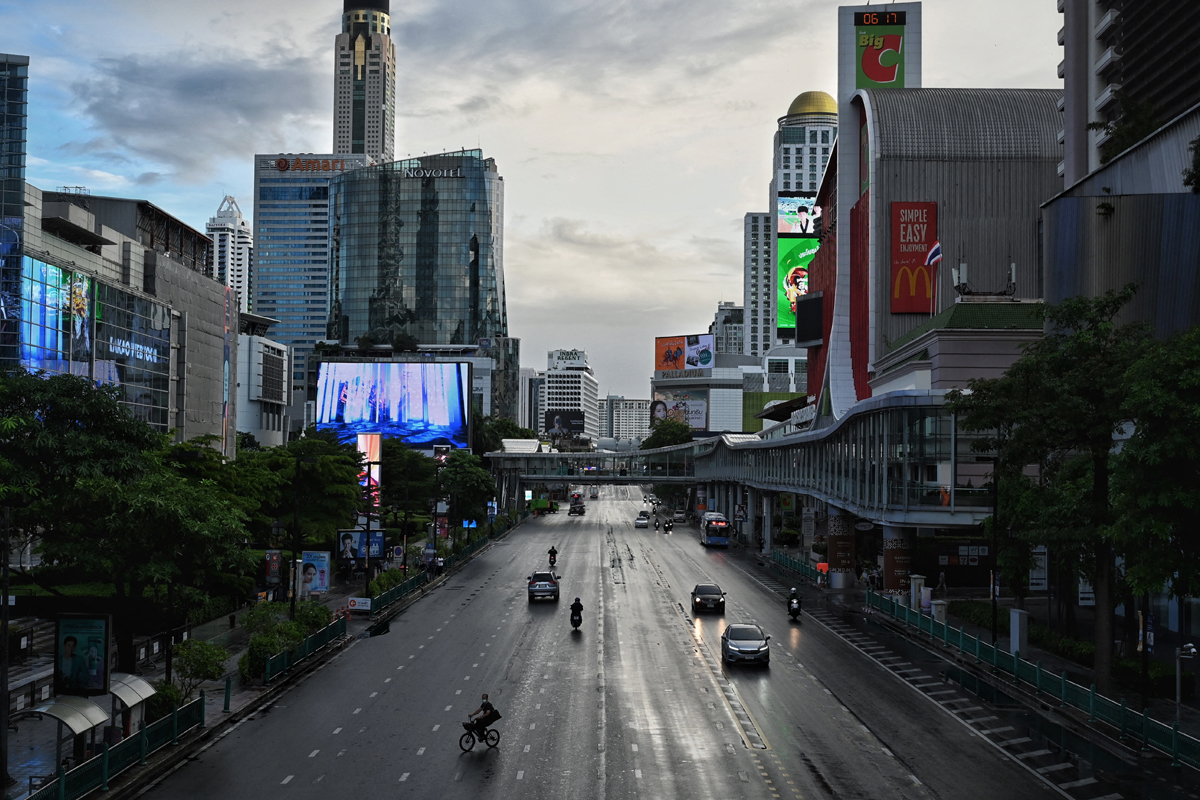 ถกยกระดับล็อกดาวน์ทั้งประเทศ ซีล 10 จังหวัดออกจากบ้าน “วัน เว้น วัน”