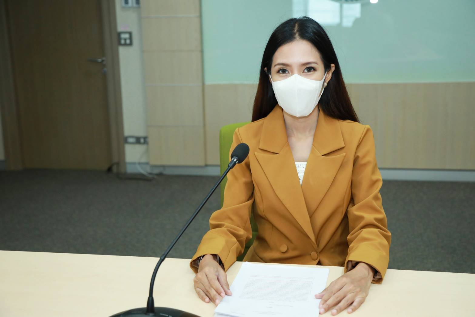 นางสาวนพวรรณ หัวใจมั่น โฆษกกระทรวงดีอีเอส