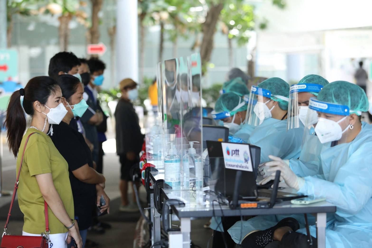 ประยุทธ์เปิด รพ.สนาม กลุ่ม ปตท. ตรวจ-รักษาโควิดครบวงจร