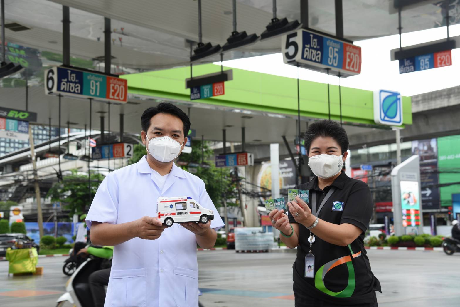 บางจากฯมอบบัตรเติมน้ำมัน ปันน้ำใจ x2 สนับสนุน 41 หน่วยงานต้านโควิด