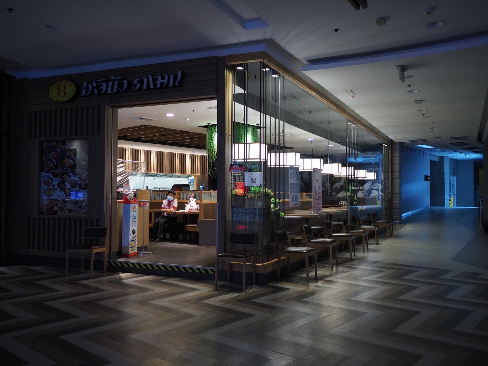 ส.ภัตตาคาร วอนผ่อนปรนให้ร้านอาหารในห้างซื้อกลับบ้านได้