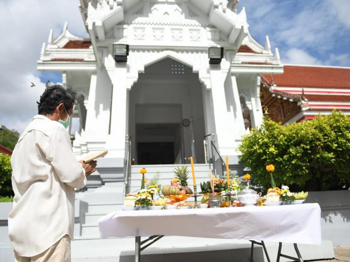 กทม. จัดพิธีบวงสรวงและสวดถอนเตาเผาศพเก่า เมรุวัดทองเพลง