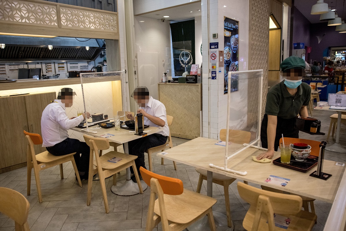 ศบค.ชุดเล็ก ชงเปิดห้างถึง 2 ทุ่ม ร้านอาหารนั่งกินได้ 50 %