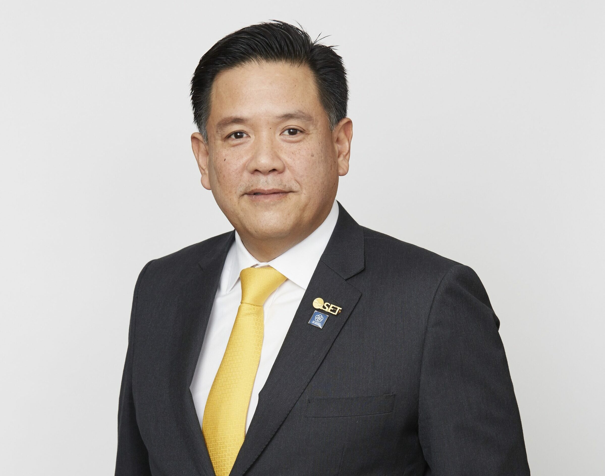 นายแมนพงศ์ เสนาณรงค์