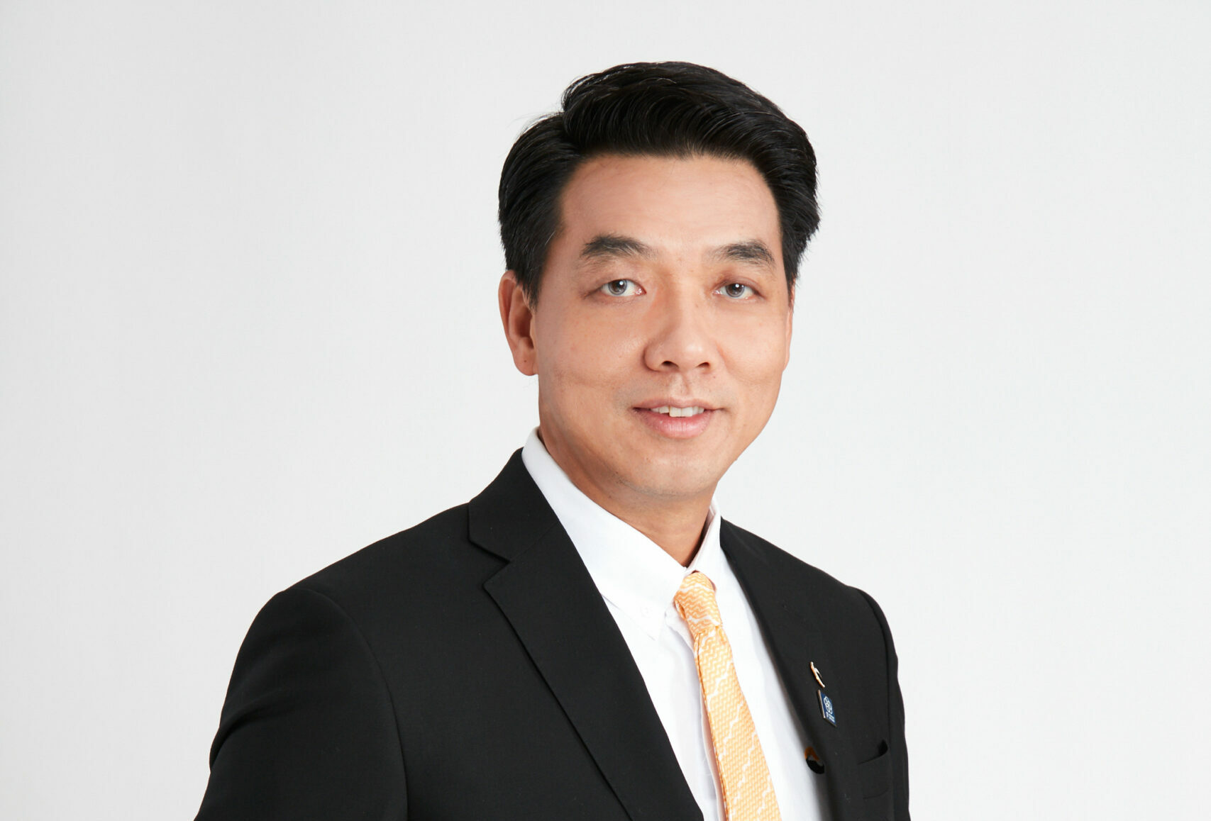 นายประพันธ์ เจริญประวัติ