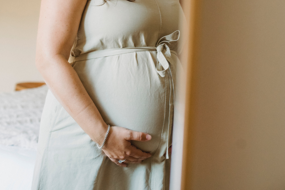 ถูกเลิกจ้างไม่เป็นธรรมเพราะมีครรภ์ นายจ้างมีโทษ-ลูกจ้างได้เงินชดเชย