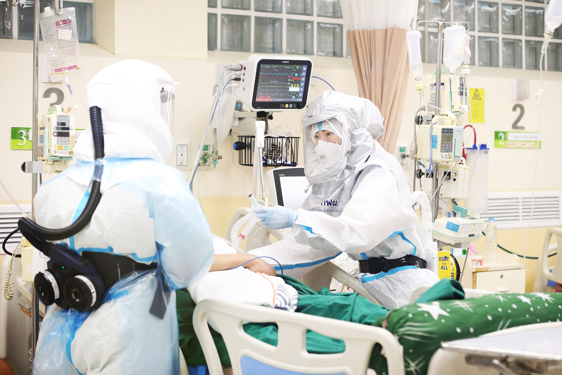 กฟผ. พัฒนาหมวกป้องกันเชื้อ PAPR มอบแพทย์ช่วยผู้ป่วยโควิดห้อง ICU
