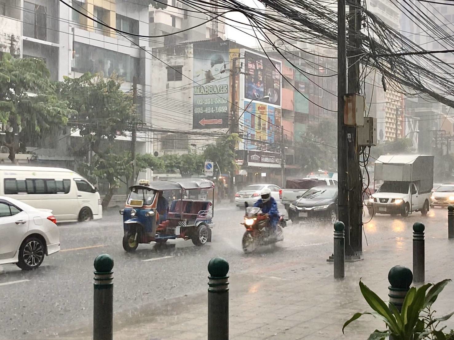 อุตุฯ เตือนดีเปรสชั่นขึ้นฝั่งเวียดนาม ตอนบน-กทม.ฝนตกหนัก 24-25 ก.ย.