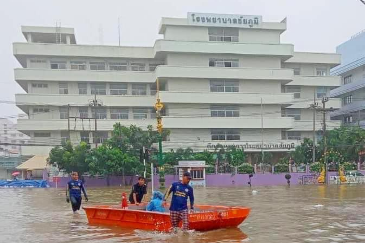 รพ.ชัยภูมิประกาศเลื่อนฉีดวัคซีนโควิด เนื่องจากสถานการณ์น้ำท่วม