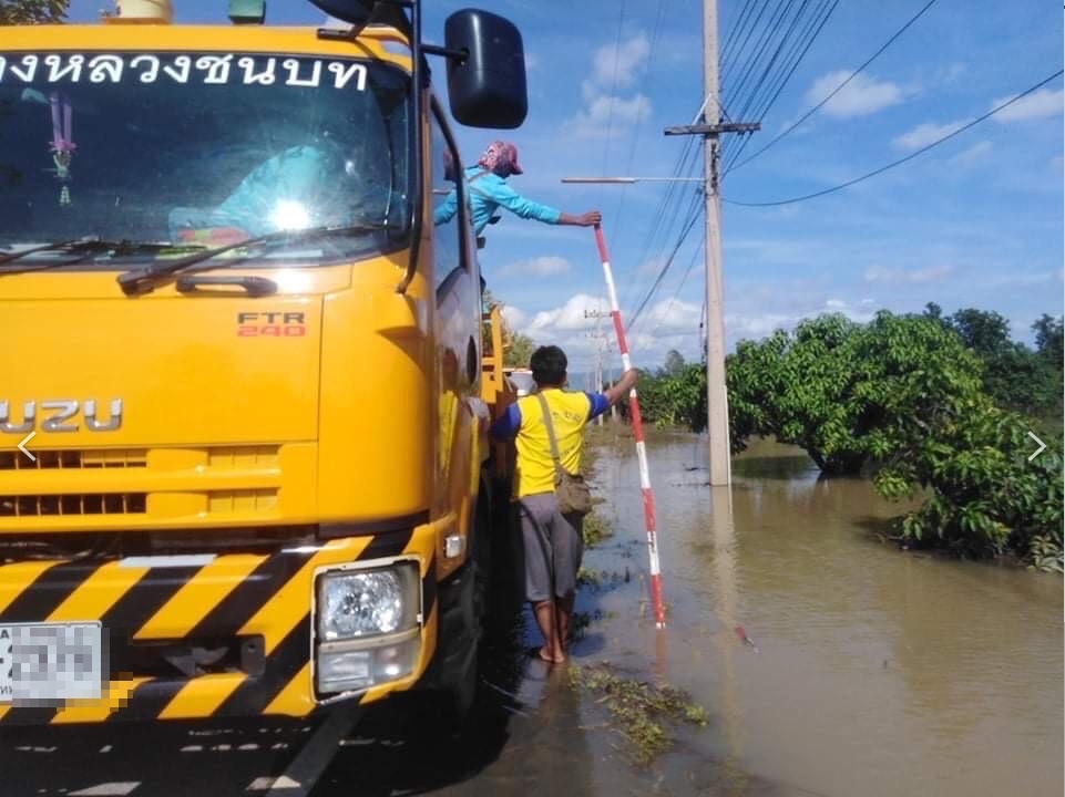 น้ำท่วม “เพชรบูรณ์-พิจิตร-สมุทรปราการ” ถนนยังใช้การได้
