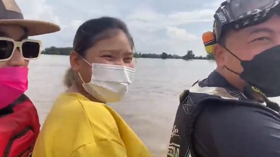เปิ้ล นาคร เผยคลิปซิ่งเจ็ตสกี ช่วยสาวท้องแก่ หนีน้ำท่วม