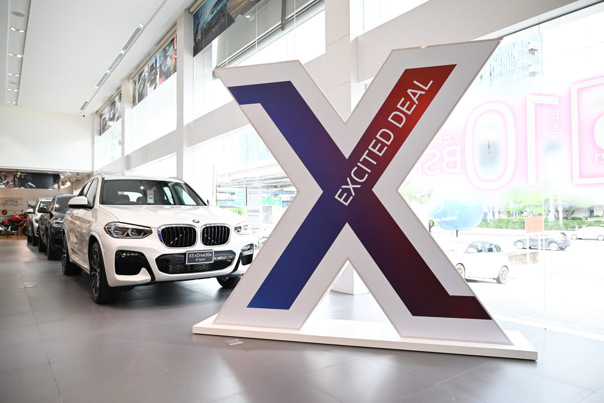 “บาเซโลนา มอเตอร์” จัดใหญ่ซื้อ BMW X3 ขับฟรีหนี่งปีเต็ม