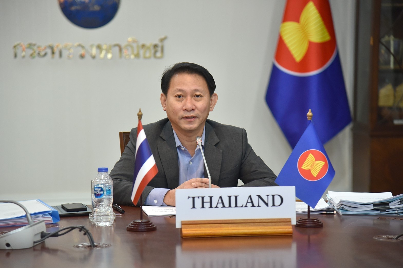 “สรรเสริญ” ร่วมประชุมรัฐมนตรีเศรษฐกิจอาเซียน รับรอง 9 แผนงาน
