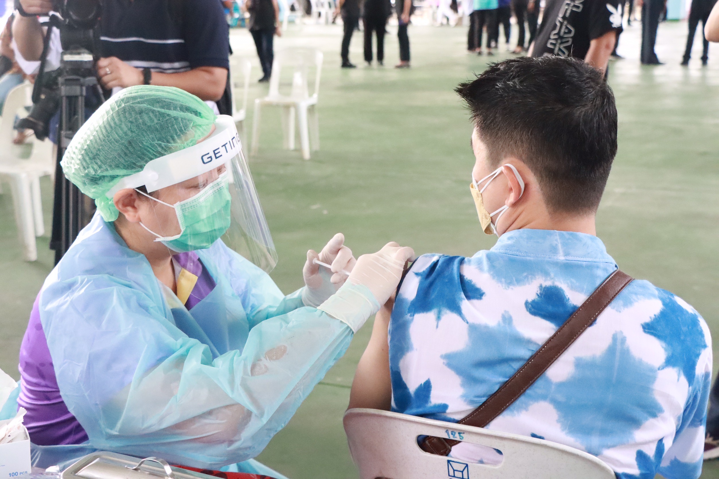พม.-สภากาชาดไทย-ภาคีฉีดวัคซีนพระราชทาน ให้กลุ่มเปราะบาง