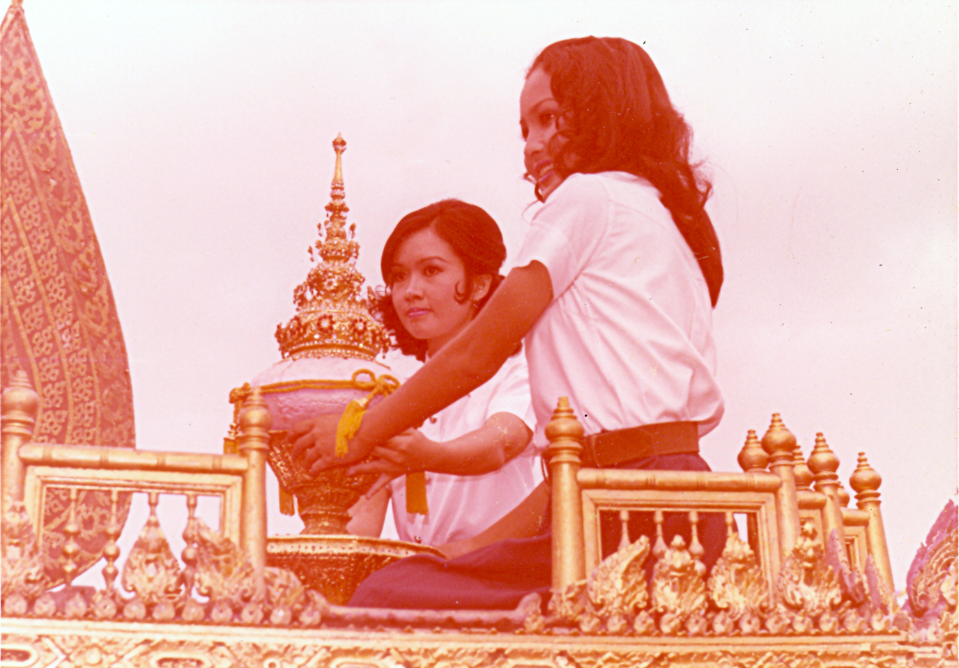 ผู้อัญเชิญพระเกี้ยว ต้องมีคุณสมบัติอย่างไร ?