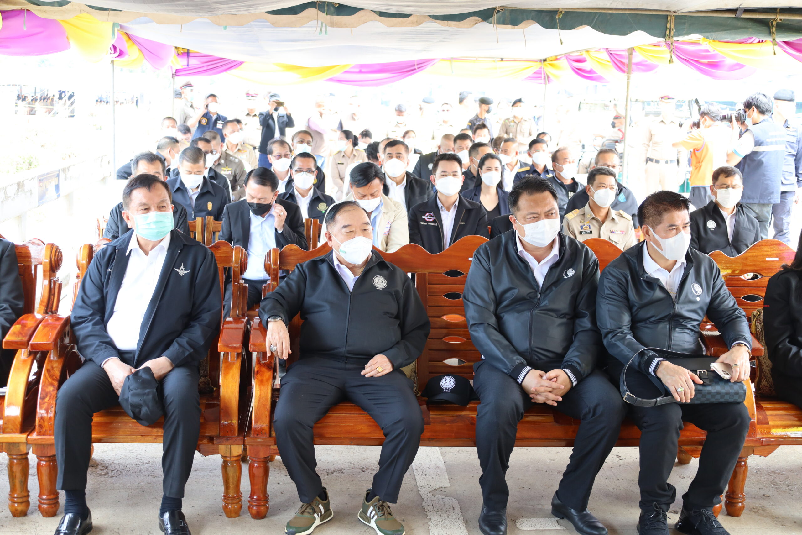 “ประวิตร” เยือนถิ่นเก่า แก้ปัญหาน้ำท่วมสระแก้ว-บูรพาพยัคฆ์