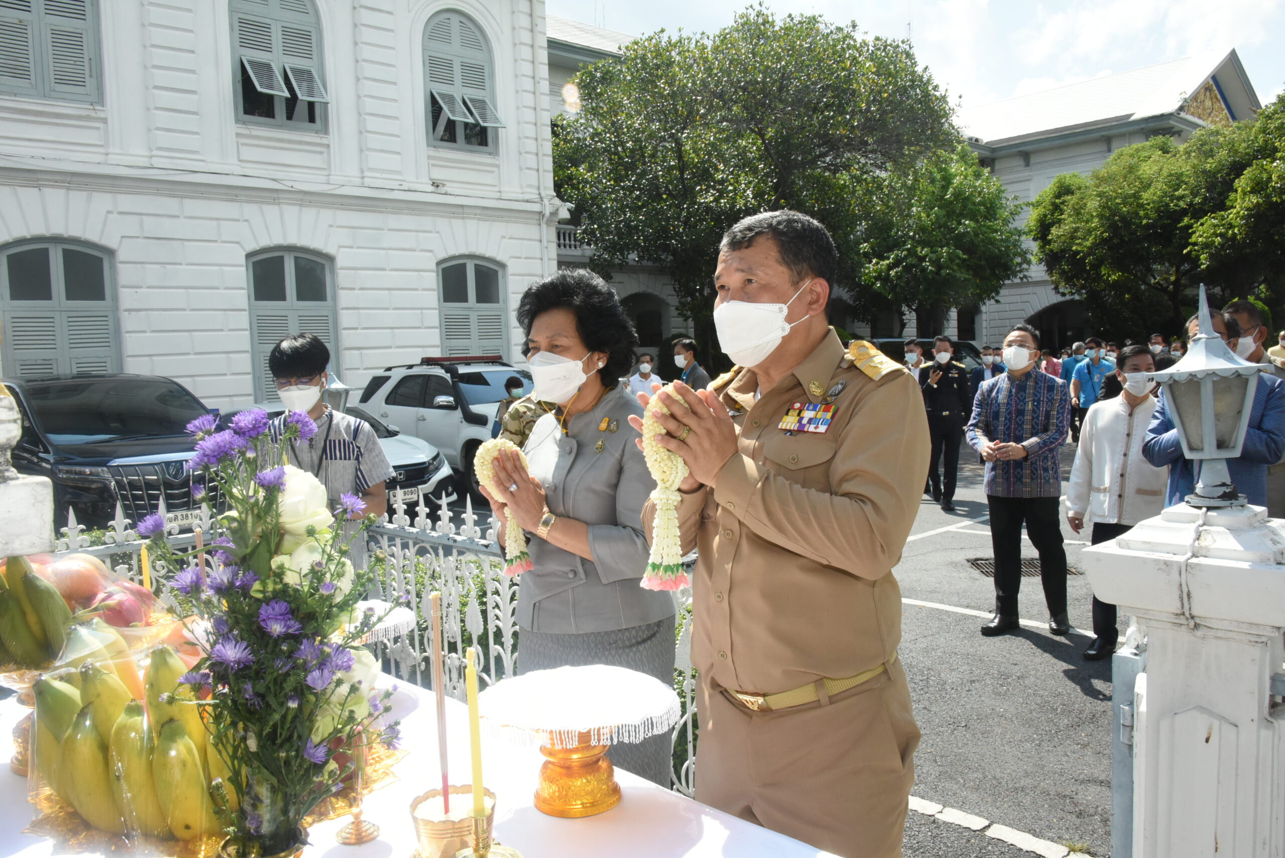 “บิ๊กเก่ง” ปลัด มท.คนใหม่ ทำงานวันแรก เข้าสักการะสิ่งศักดิ์สิทธิ์ในกระทรวง