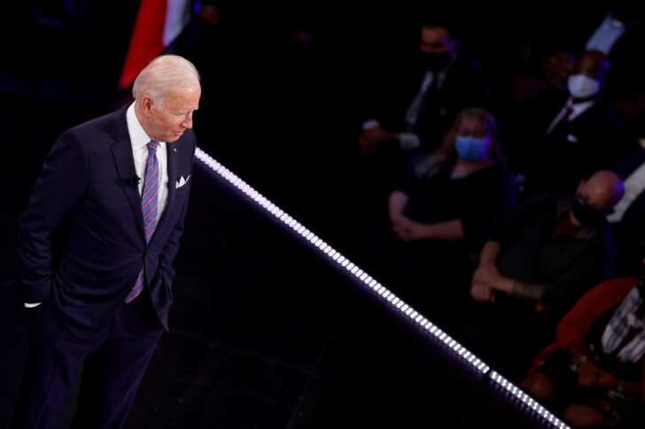 U.S. President Joe Biden participates in a town hall with CNN's Anderson Cooper in Baltimore ไบเดนพูดถึงไต้หวัน