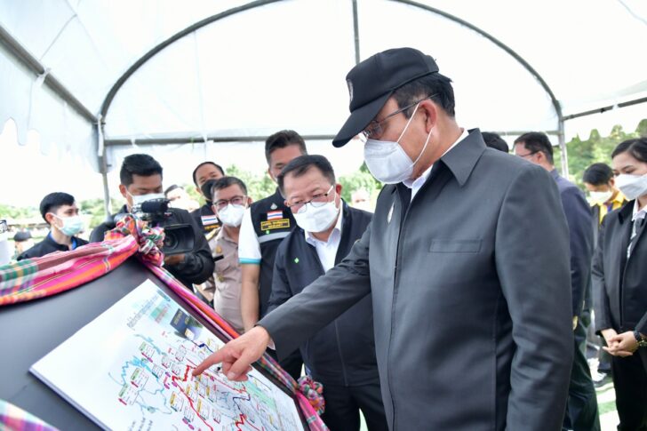 นายก ลงพื้นที่สิงห์บุรี นั่งเรือท้องแบนตรวจสถานการณ์น้ำ วันนี้ (20 ต.ค.) นายก ลงพื้นที่สิงห์บุรี นั่งเรือท้องแบนตรวจสถานการณ์น้ำ วันนี้ (20 ต.ค.)