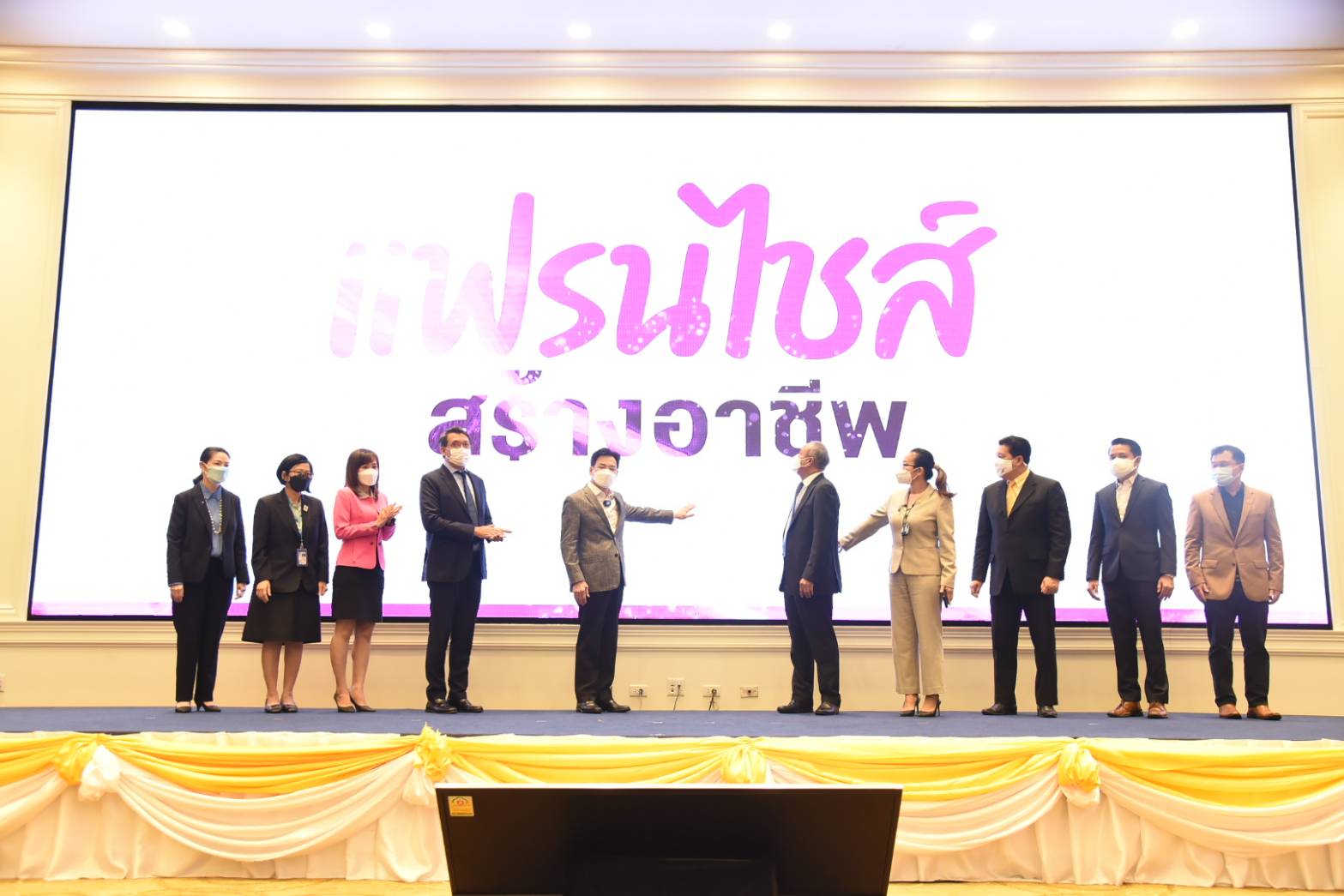 จุรินทร์ดึง “ธนาคาร-แฟรนไชส์” สร้างอาชีพให้ประชาชน