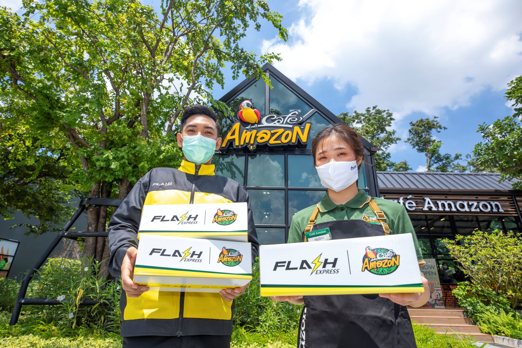 แฟลช นำร่องเปิดจุดส่งของร้านคาเฟ่อเมซอน 71 สาขา