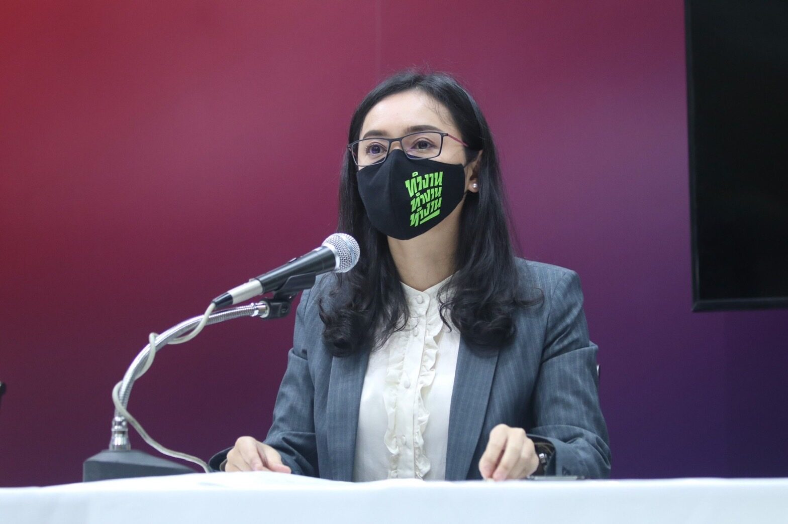 เพื่อไทยจี้องค์การเภสัชฯ ชี้แจงส่วนต่างพันล้านบาท “โมเดอร์นา”