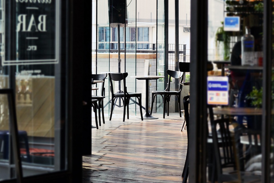 ร้านอาหาร-ผับ บาร์ ร้องนายกฯ ปลดล็อกเปิดสถานบันเทิงช่วงไฮซีซั่น