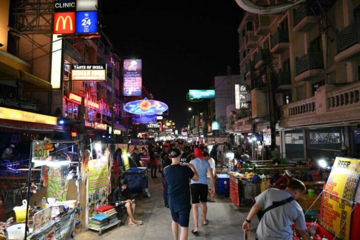 บรรยากาศร้านถนนข้าวสาร
